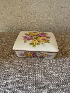 Floral Porcelain Trinket Box in Cream with Pink and Yellow Roses